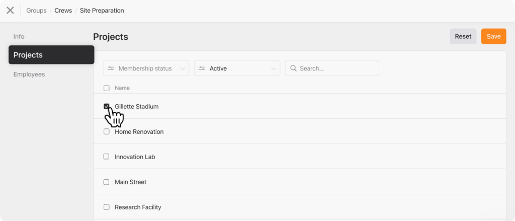Assigning employee groups to projects in Raken.