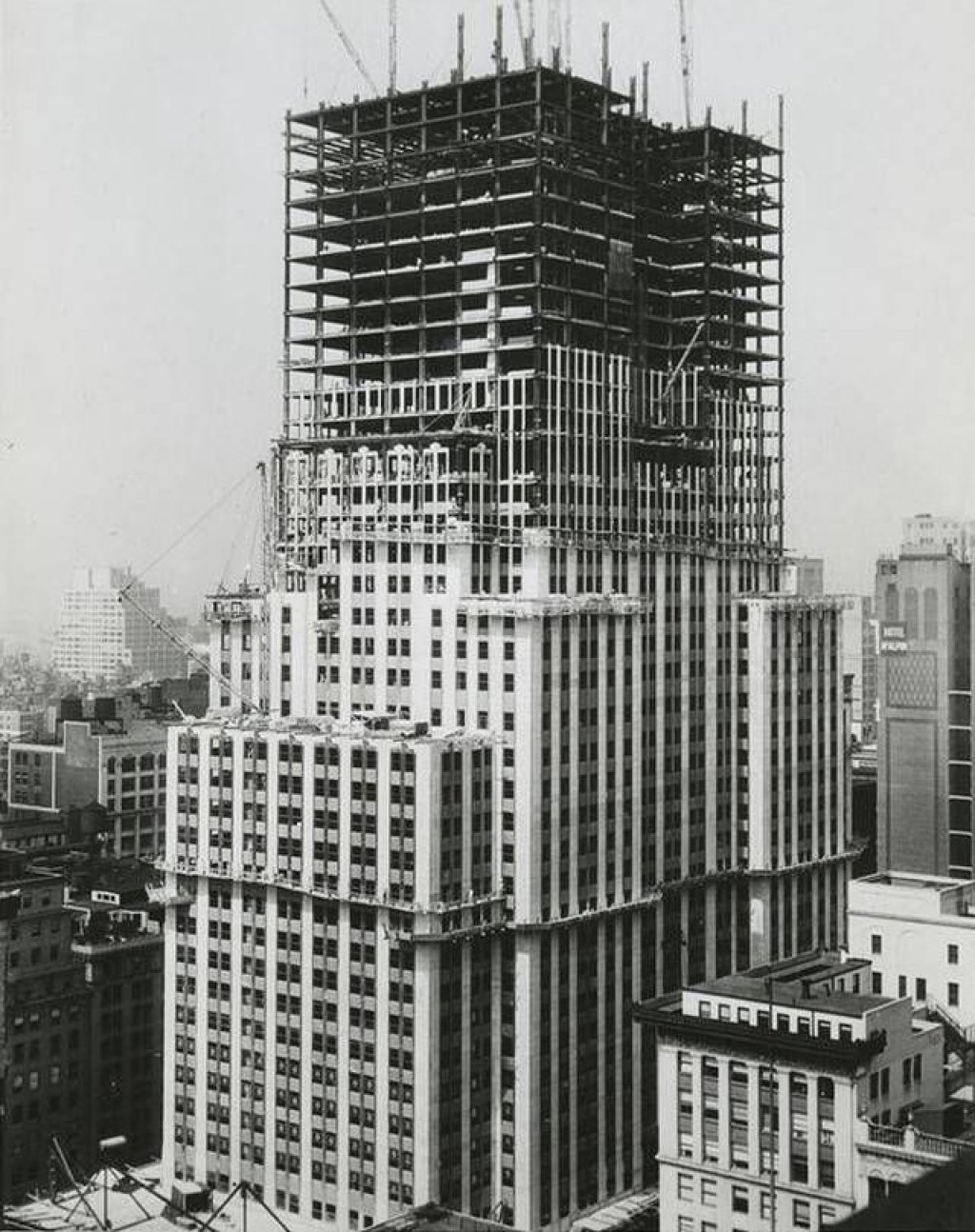 construction of the empire state building.
