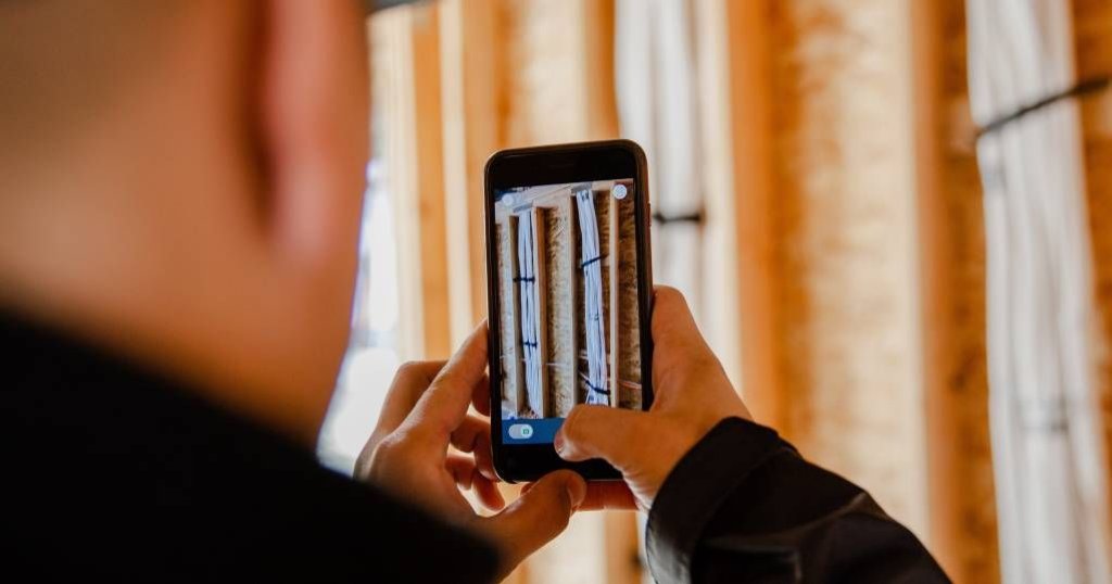 capturing jobsite photos on a mobile device.