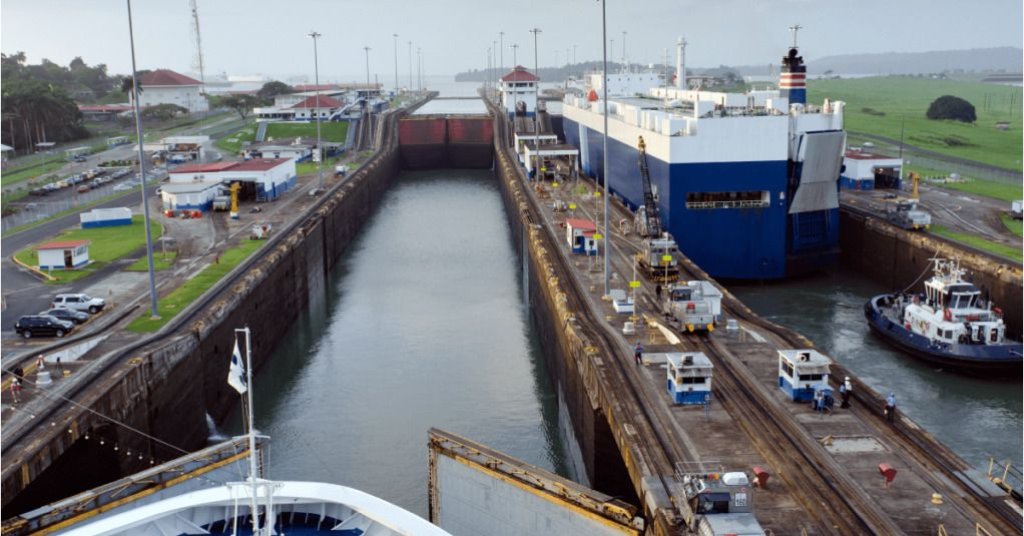 panaman canal.