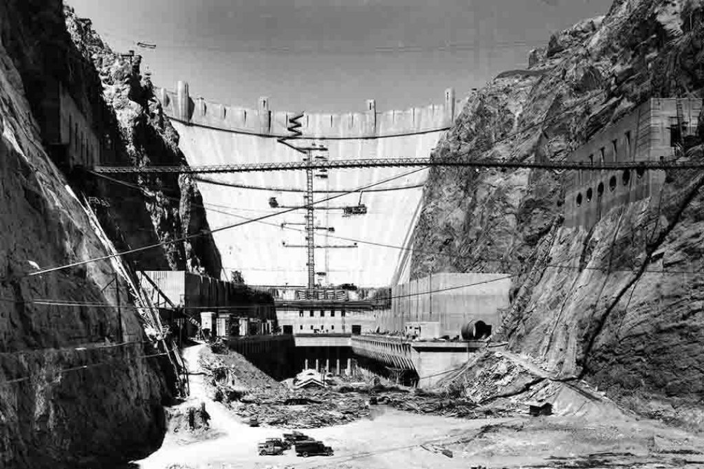 construction of the hoover dam.